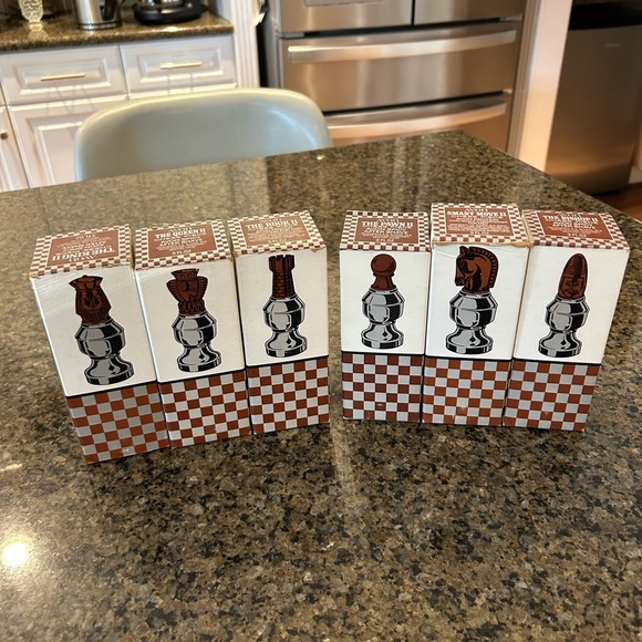 Avon Chess Men’s Spicy After Shave (6 items 3 oz each) In Boxes with After Shave - Picture 2 of 10